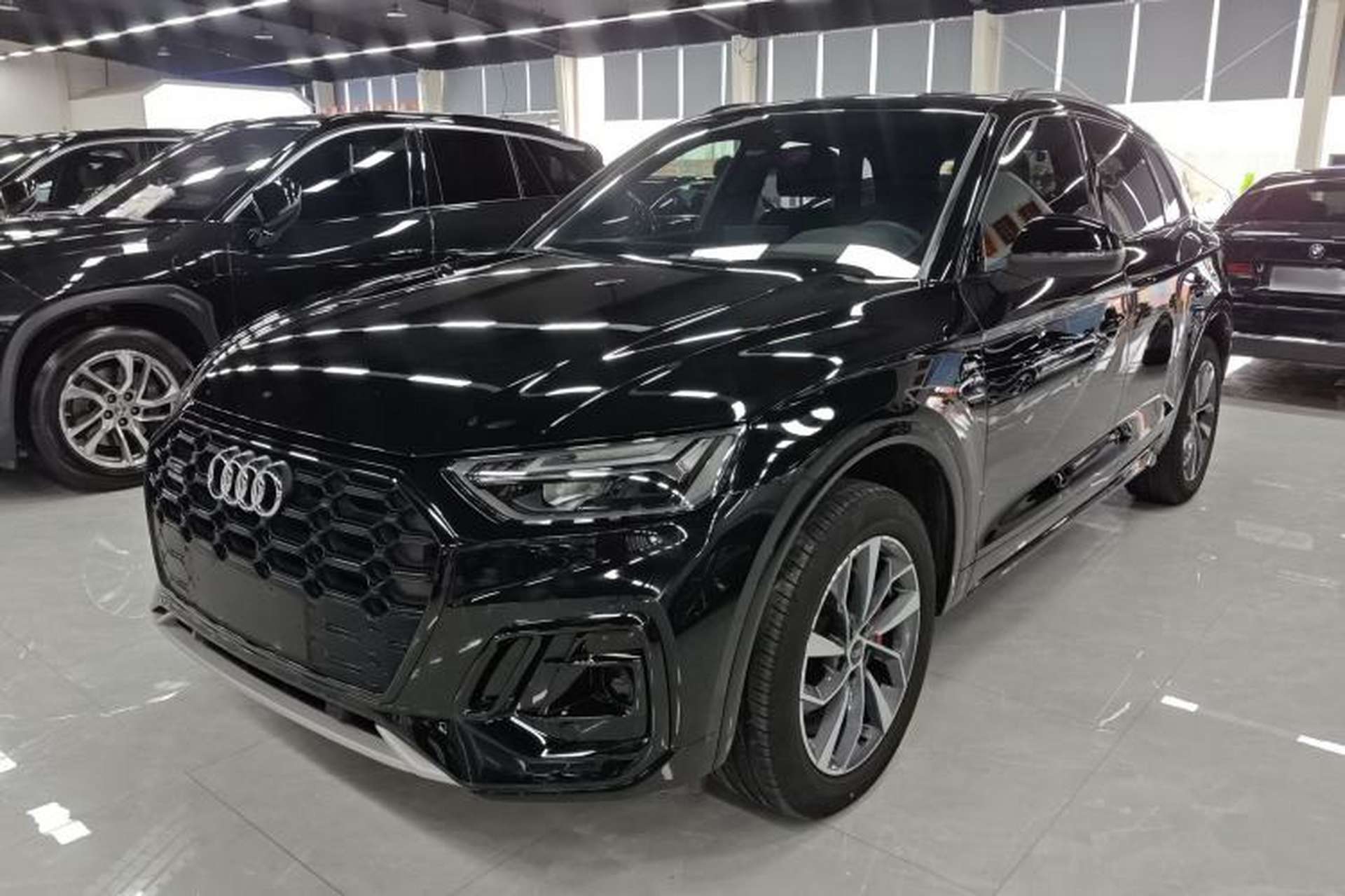 Used Audi Q5L 2024 40 TFSI Luxury Dynamic Edition Front Left 45 Deg
