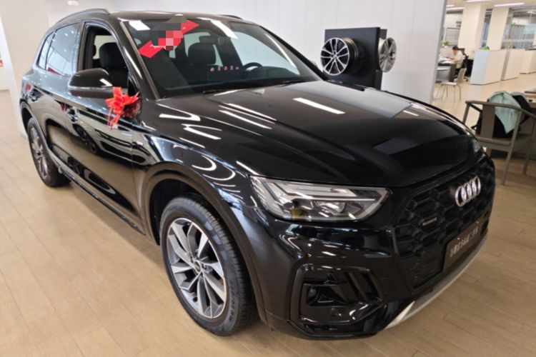 Used Audi Q5L 2024 40 TFSI Fashion Dynamic Model Front Right 45 Deg