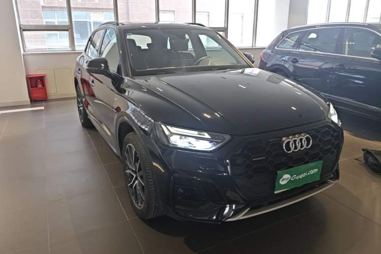 Used Audi Q5L 2024 45 TFSI Luxury Dynamic Model Front Right 45 Deg
