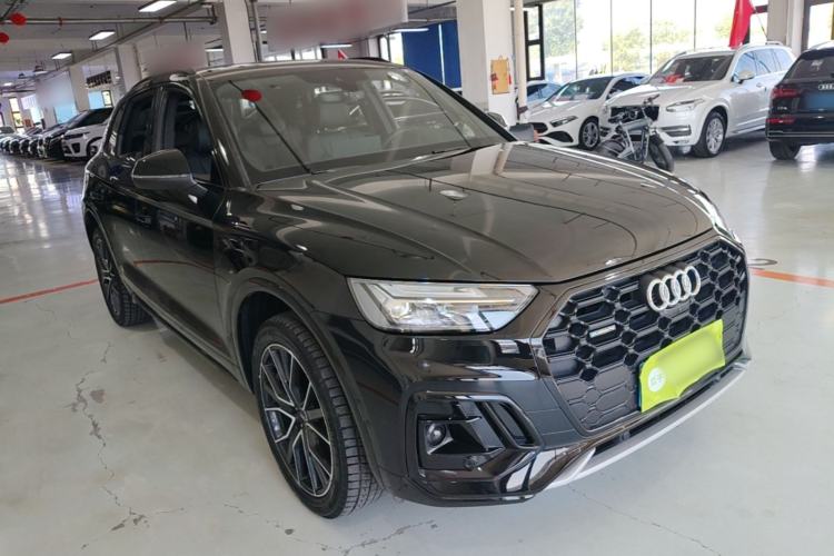 Used Audi Q5L 2024 45 TFSI Luxury Dynamic Model Front Right 45 Deg