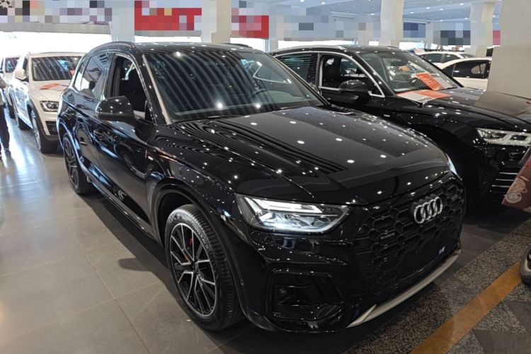 Used Audi Q5L 2024 45 TFSI Luxury Dynamic Model Front Right 45 Deg
