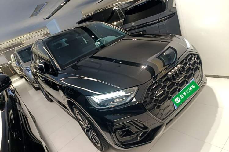 Used Audi Q5L 2024 40 TFSI Fashion Dynamic Model Front Right 45 Deg