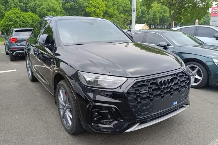 Used Audi Q5L 2024 40 TFSI Luxury Dynamic Edition Front Right 45 Deg