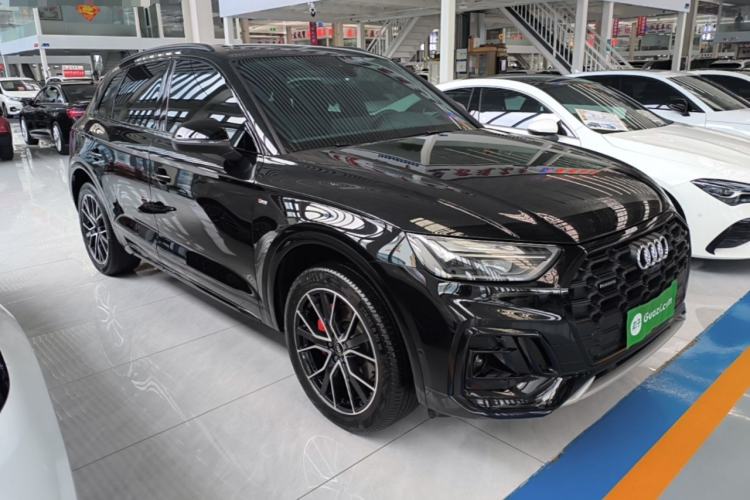 Used Audi Q5L 2024 45 TFSI Luxury Dynamic Model Front Right 45 Deg