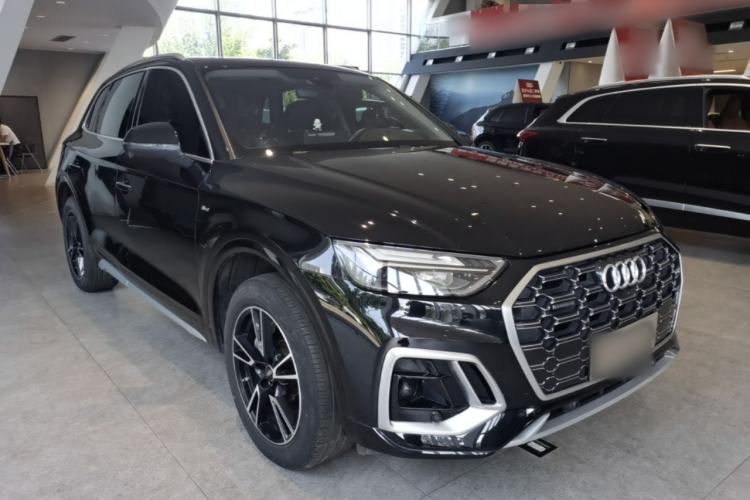 Used Audi Q5L 2024 40 TFSI Fashion Dynamic Model Front Right 45 Deg