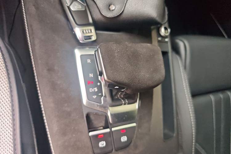 Used Audi Q5L 2024 45 TFSI Luxury Dynamic Model Gear Lever