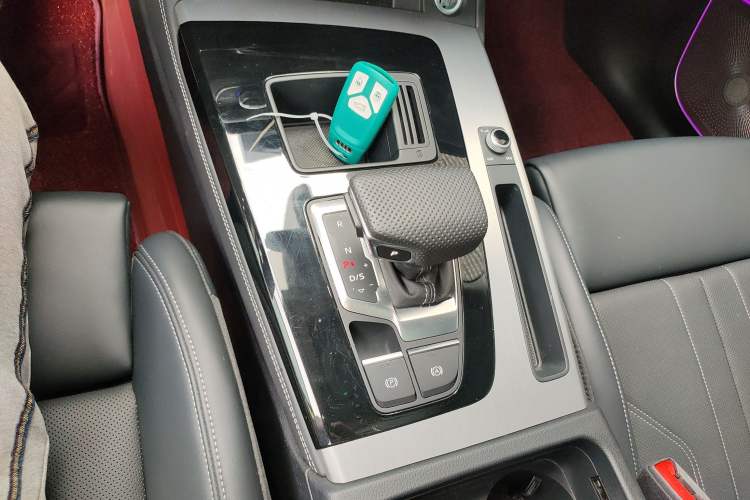 Used Audi Q5L 2024 40 TFSI Fashion Dynamic Model Gear Lever