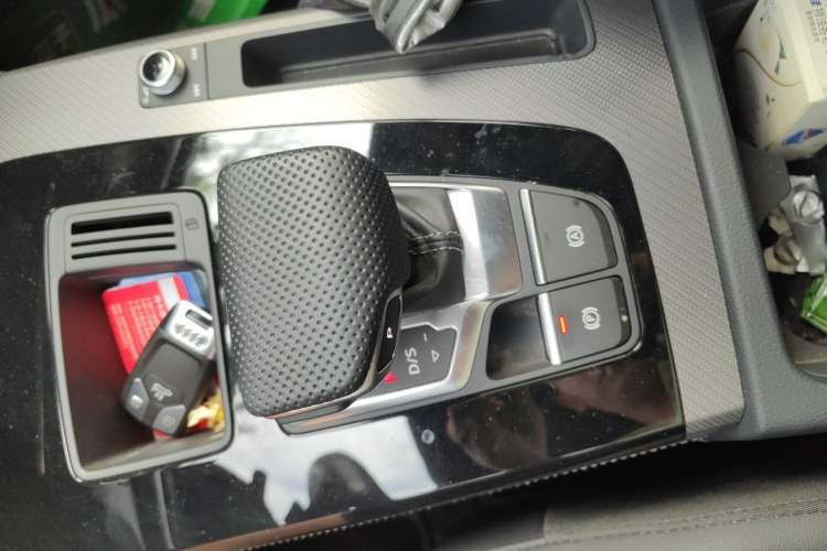 Used Audi Q5L 2024 45 TFSI Luxury Dynamic Model Gear Lever