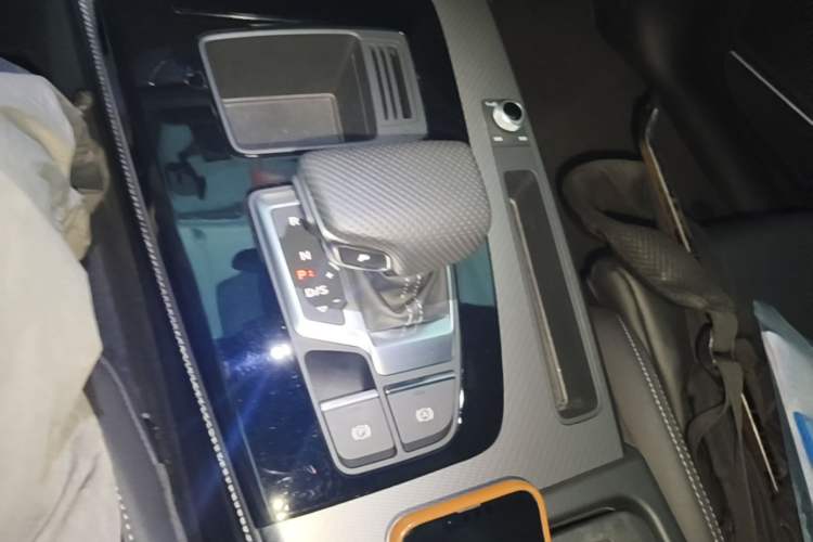 Used Audi Q5L 2024 45 TFSI Luxury Dynamic Model Gear Lever