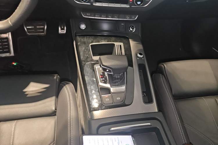 Used Audi Q5L 2024 45 TFSI Luxury Dynamic Model Gear Lever