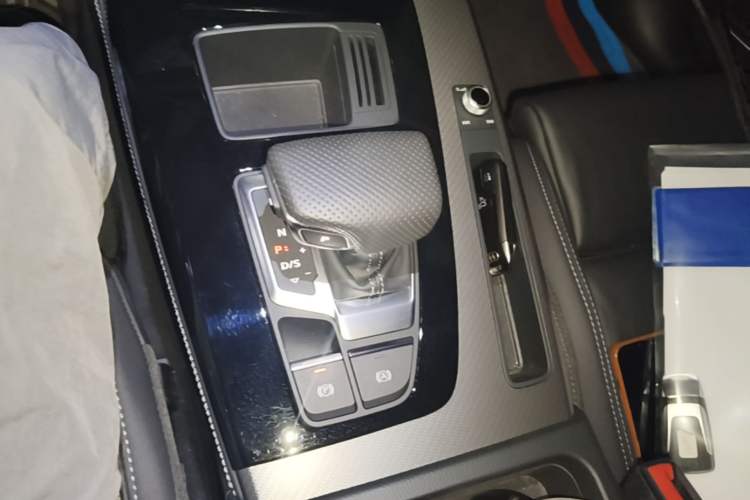 Used Audi Q5L 2024 45 TFSI Luxury Dynamic Model Gear Lever