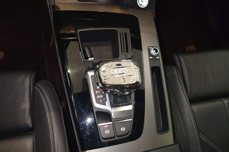 Used Audi Q5L 2024 40 TFSI Luxury Dynamic Edition Gear Lever