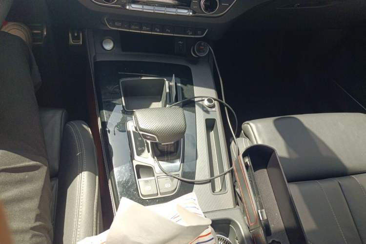 Used Audi Q5L 2024 45 TFSI Luxury Dynamic Model Gear Lever