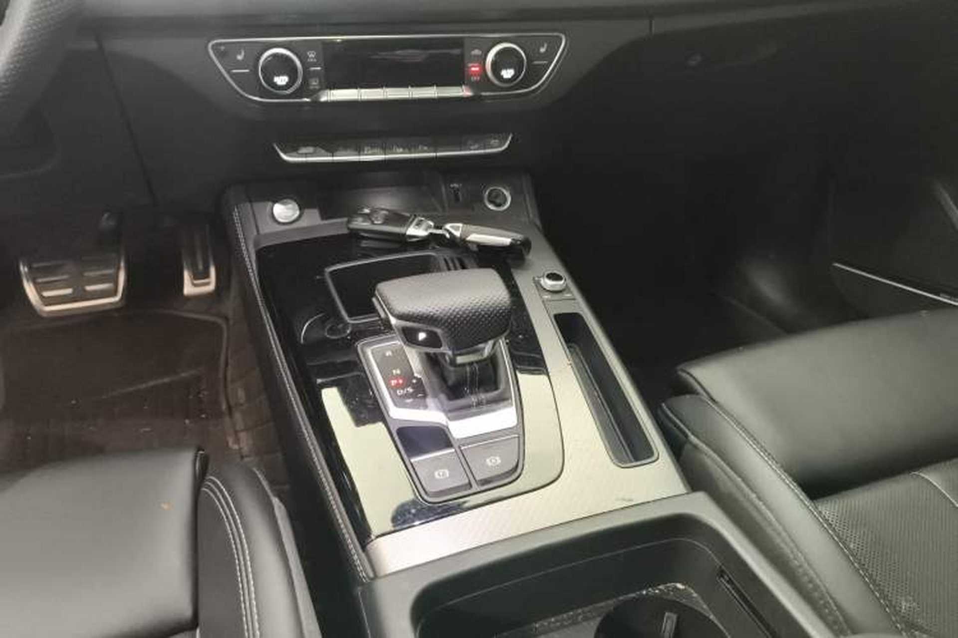 Used Audi Q5L 2024 45 TFSI Luxury Dynamic Model Gear Lever