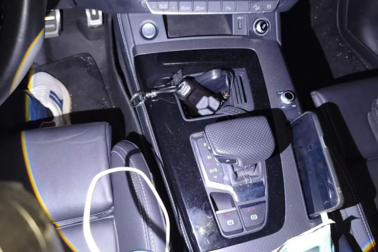 Used Audi Q5L 2024 40 TFSI Luxury Dynamic Edition Gear Lever