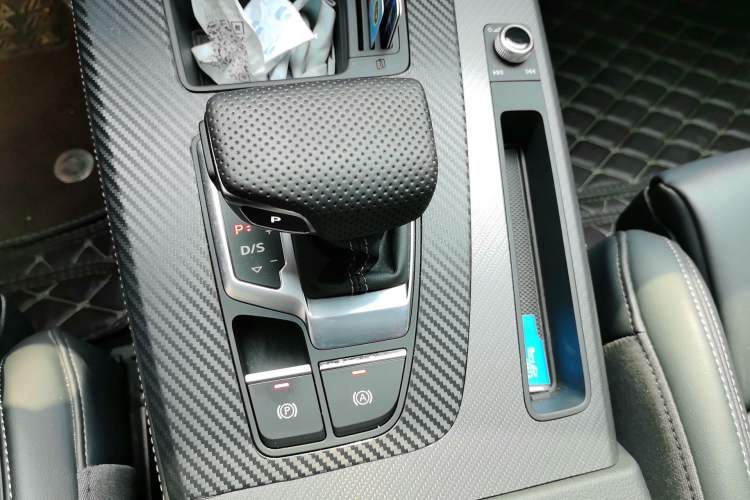Used Audi Q5L 2024 40 TFSI Luxury Dynamic Edition Gear Lever
