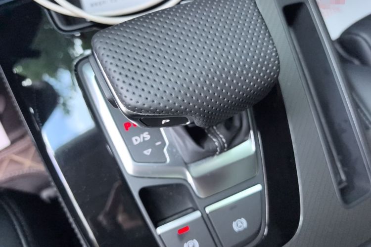 Used Audi Q5L 2024 45 TFSI Luxury Dynamic Model Gear Lever