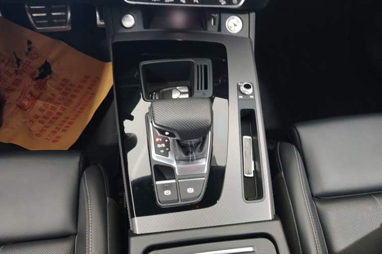 Used Audi Q5L 2024 45 TFSI Luxury Dynamic Model Gear Lever