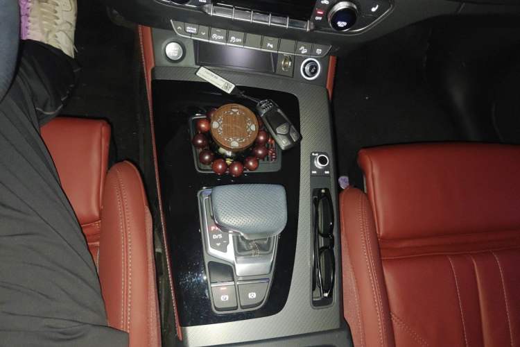 Used Audi Q5L 2024 40 TFSI Luxury Dynamic Edition Gear Lever
