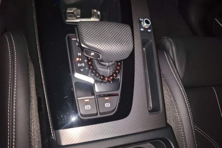 Used Audi Q5L 2024 45 TFSI Luxury Dynamic Model Gear Lever