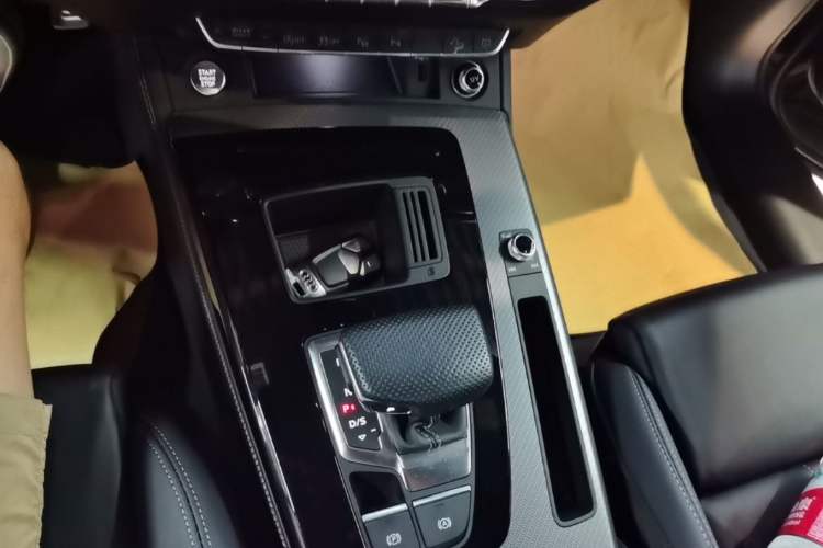 Used Audi Q5L 2024 45 TFSI Luxury Dynamic Model Gear Lever