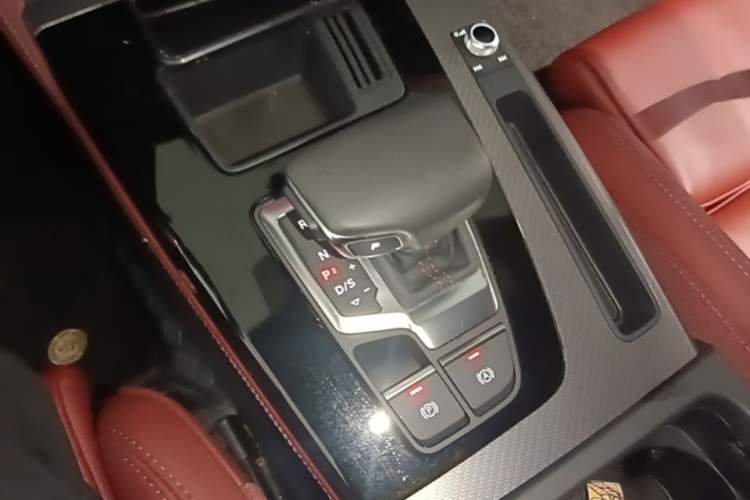 Used Audi Q5L 2024 40 TFSI Luxury Dynamic Edition Gear Lever