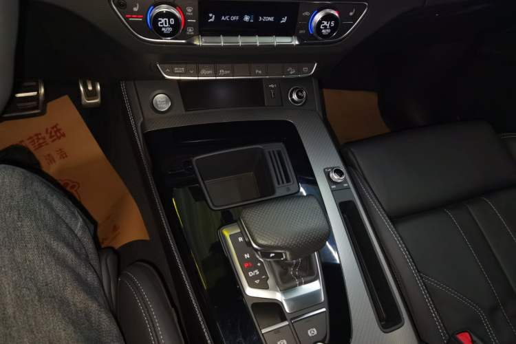 Used Audi Q5L 2024 40 TFSI Luxury Dynamic Edition Gear Lever