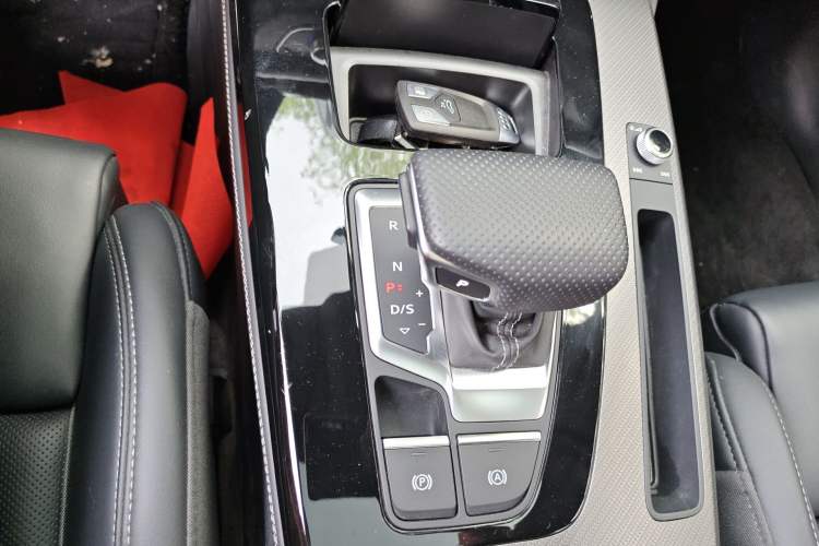 Used Audi Q5L 2024 45 TFSI Luxury Dynamic Model Gear Lever