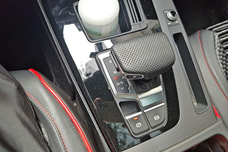 Used Audi Q5L 2024 45 TFSI Luxury Dynamic Model Gear Lever
