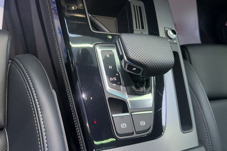 Used Audi Q5L 2024 45 TFSI Luxury Dynamic Model Gear Lever