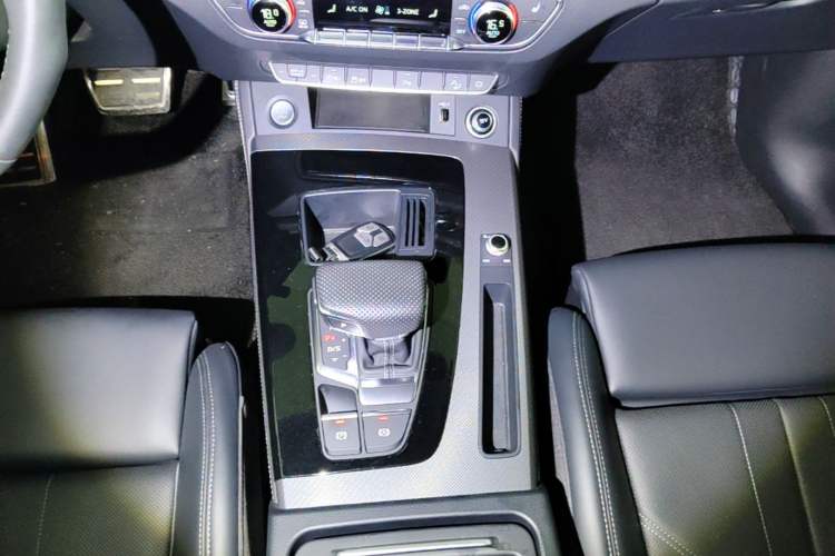 Used Audi Q5L 2024 40 TFSI Luxury Dynamic Edition Gear Lever