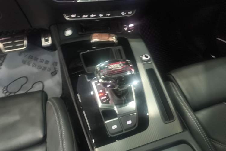 Used Audi Q5L 2024 45 TFSI Luxury Dynamic Model Gear Lever