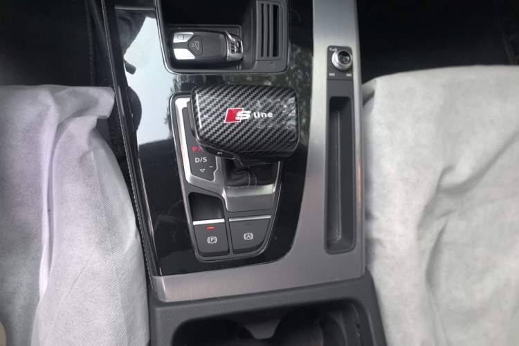 Used Audi Q5L 2024 40 TFSI Fashion Dynamic Model Gear Lever