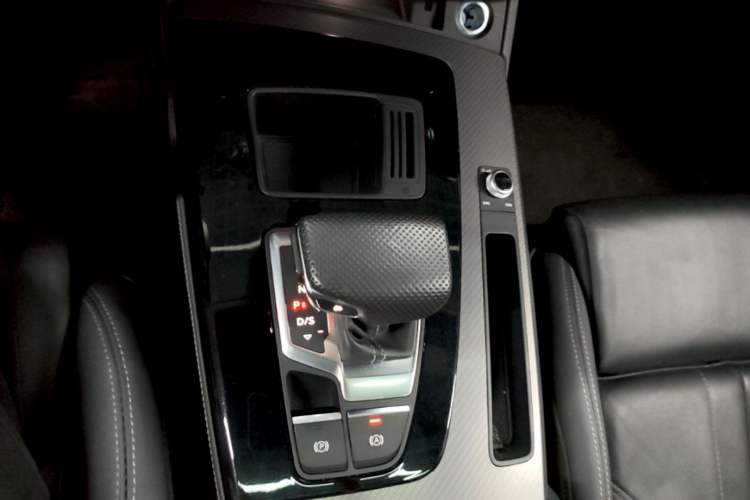 Used Audi Q5L 2024 40 TFSI Luxury Dynamic Edition Gear Lever