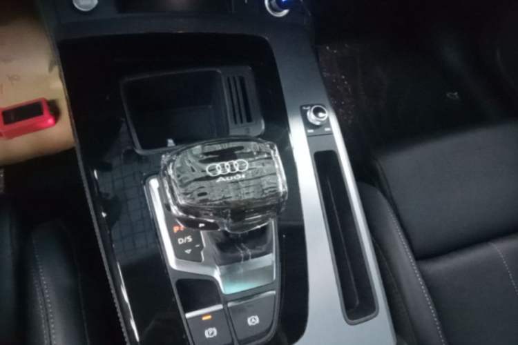 Used Audi Q5L 2024 40 TFSI Fashion Dynamic Model Gear Lever