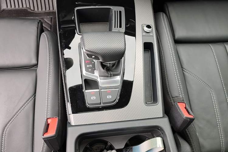 Used Audi Q5L 2024 45 TFSI Luxury Dynamic Model Gear Lever