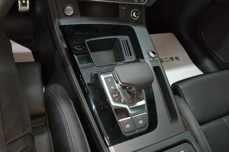 Used Audi Q5L 2024 40 TFSI Luxury Dynamic Edition Gear Lever