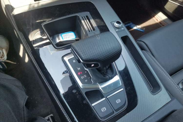 Used Audi Q5L 2024 45 TFSI Luxury Dynamic Model Gear Lever