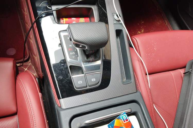 Used Audi Q5L 2024 40 TFSI Luxury Dynamic Edition Gear Lever