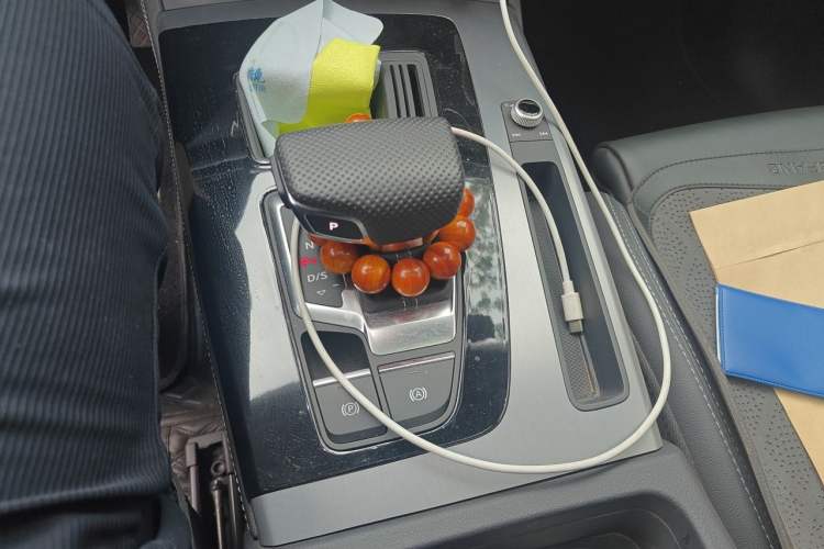 Used Audi Q5L 2024 40 TFSI Fashion Dynamic Model Gear Lever
