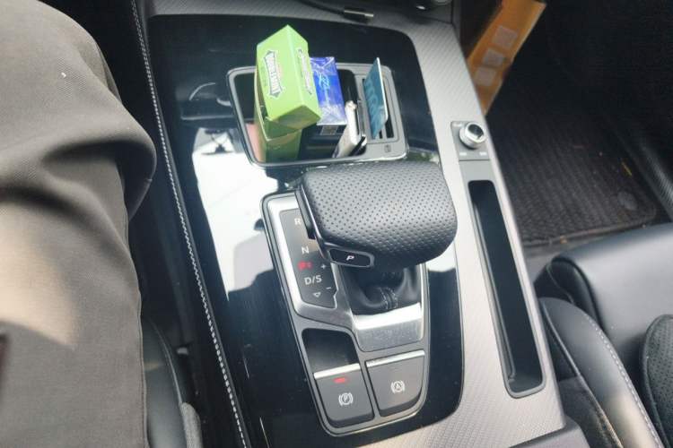 Used Audi Q5L 2024 40 TFSI Luxury Dynamic Edition Gear Lever