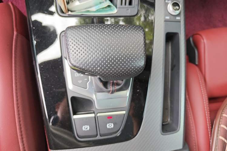 Used Audi Q5L 2024 40 TFSI Luxury Dynamic Edition Gear Lever