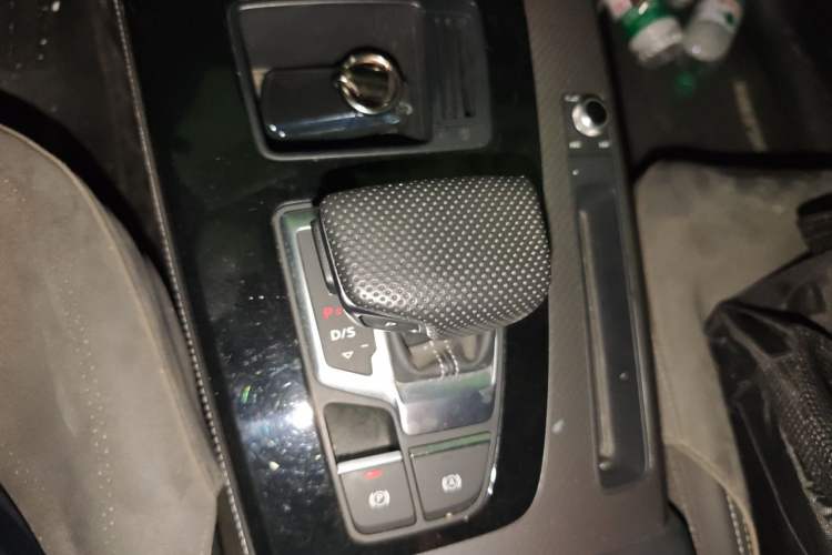 Used Audi Q5L 2024 45 TFSI Luxury Dynamic Model Gear Lever