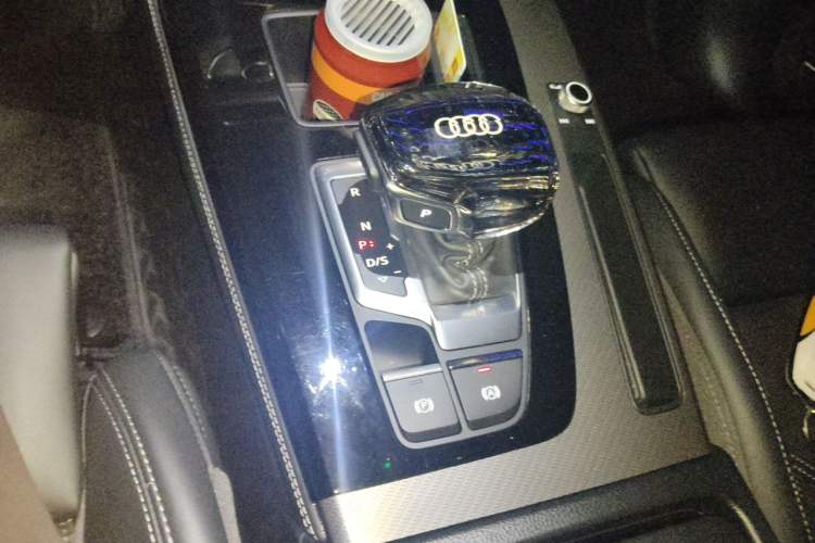 Used Audi Q5L 2024 45 TFSI Luxury Dynamic Model Gear Lever