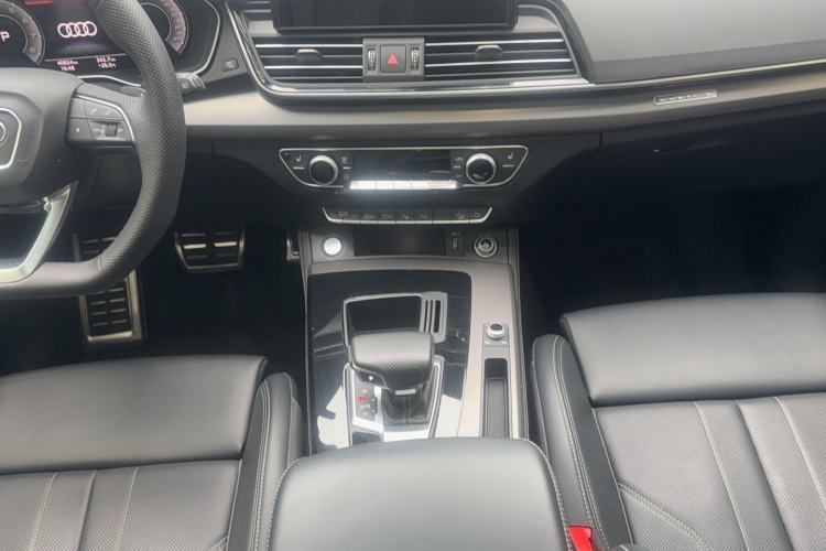 Used Audi Q5L 2024 45 TFSI Luxury Dynamic Model Gear Lever