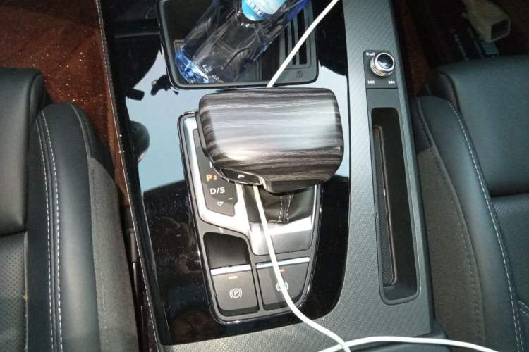 Used Audi Q5L 2024 45 TFSI Luxury Dynamic Model Gear Lever
