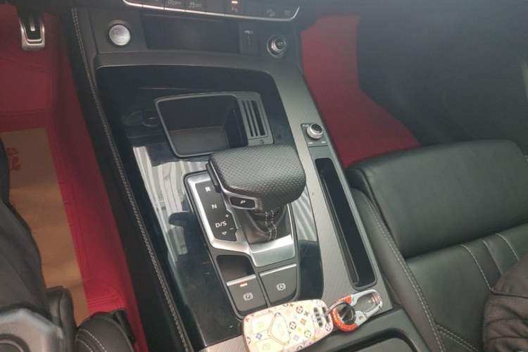 Used Audi Q5L 2024 40 TFSI Luxury Dynamic Edition Gear Lever