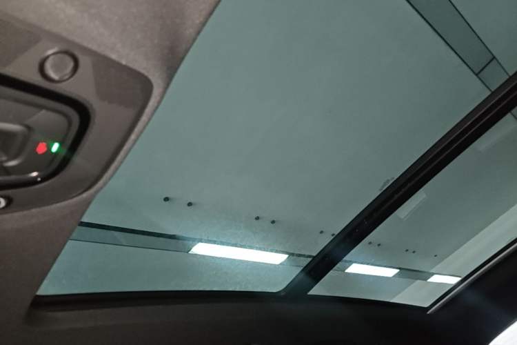 Used Audi Q5L 2024 40 TFSI Luxury Dynamic Edition Headliner