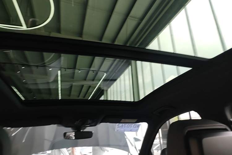 Used Audi Q5L 2024 40 TFSI Luxury Dynamic Edition Headliner