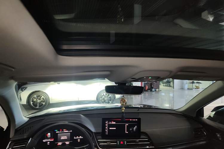 Used Audi Q5L 2024 40 TFSI Fashion Dynamic Model Headliner